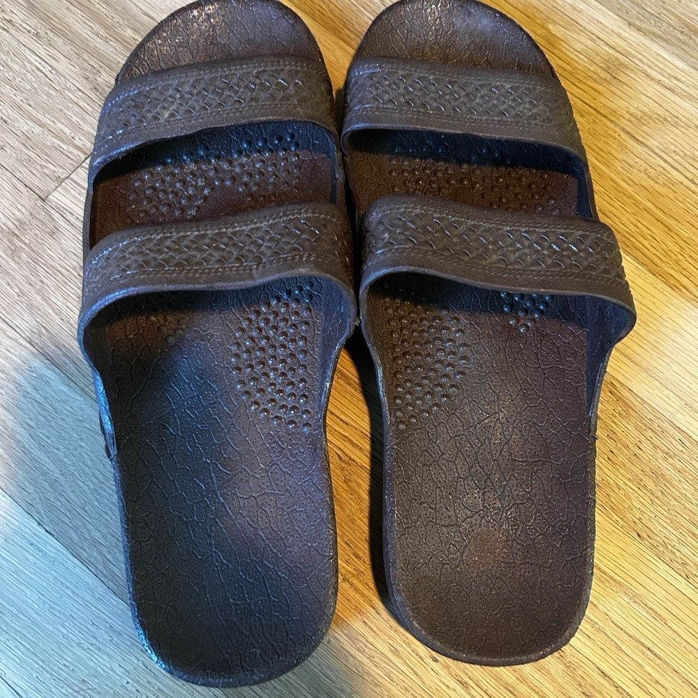 Brown sliders